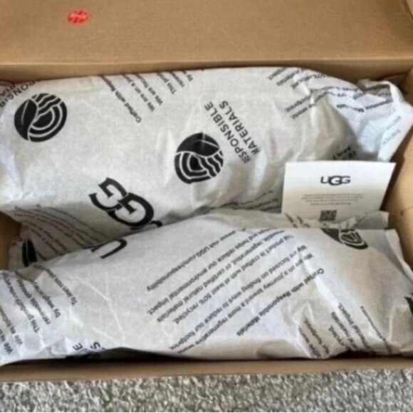 UGG Tasman Slipper Sand🔥 - Picture 2 of 5